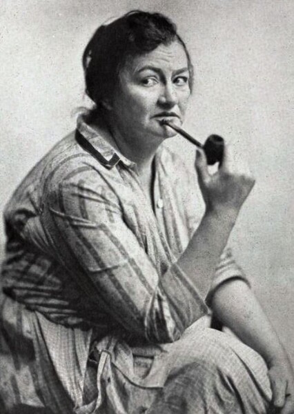 Lucille La Verne photo