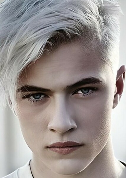 Lucky Blue Smith photo