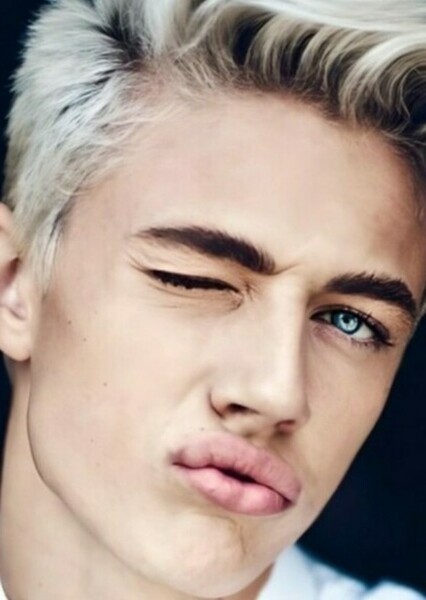 Lucky Blue Smith photo