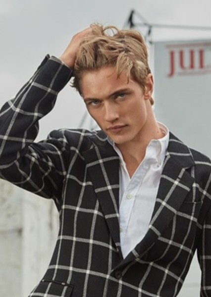 Lucky Blue Smith photo