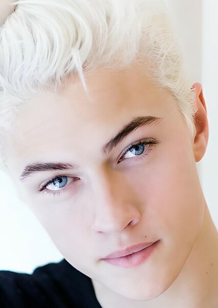 Lucky Blue Smith photo