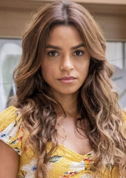 Lucy Alves photo
