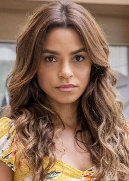Lucy Alves photo