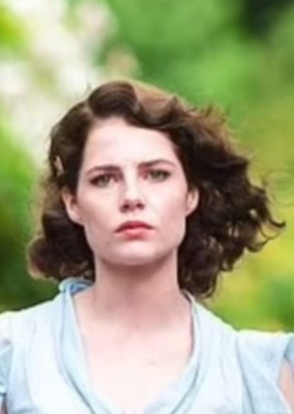 Lucy Boynton photo