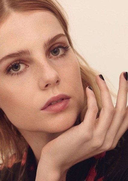 Lucy Boynton photo