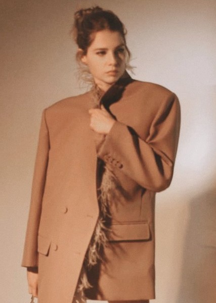 Lucy Boynton photo