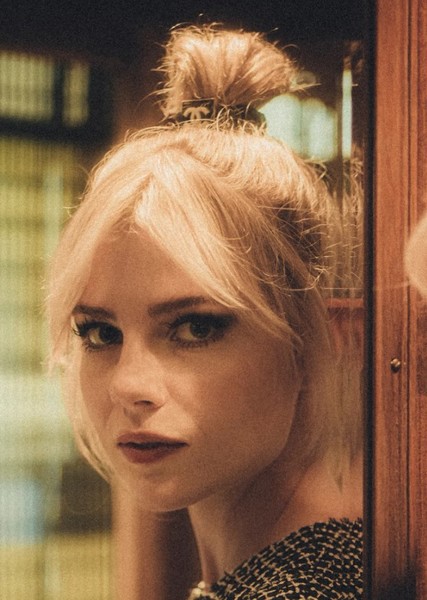 Lucy Boynton photo