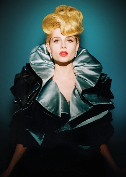 Lucy Boynton photo