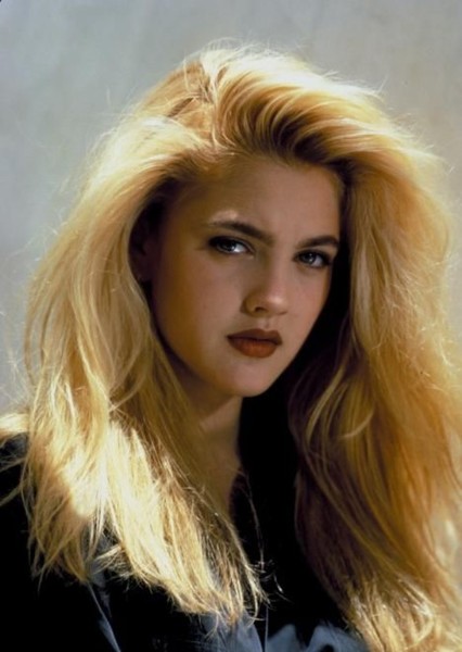Lucy Brewster (Drew Barrymore)