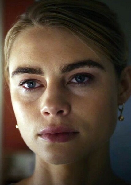 Lucy Fry photo