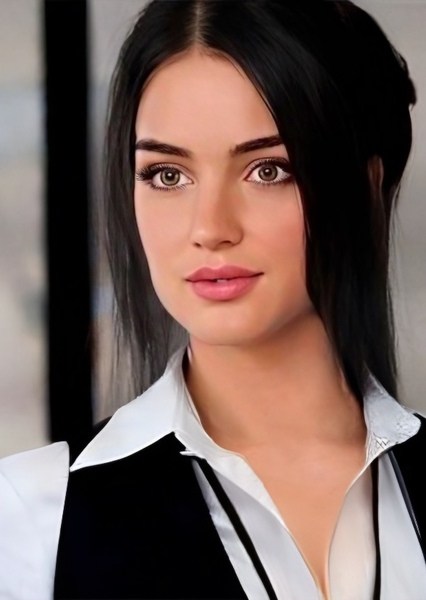 Lucy Hale photo
