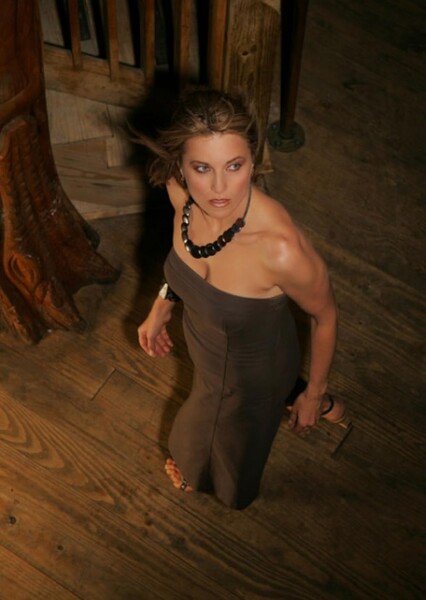 Lucy Lawless photo