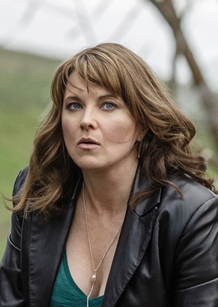 Lucy Lawless photo