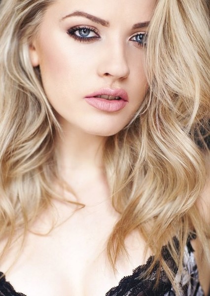 Lucy Martin photo