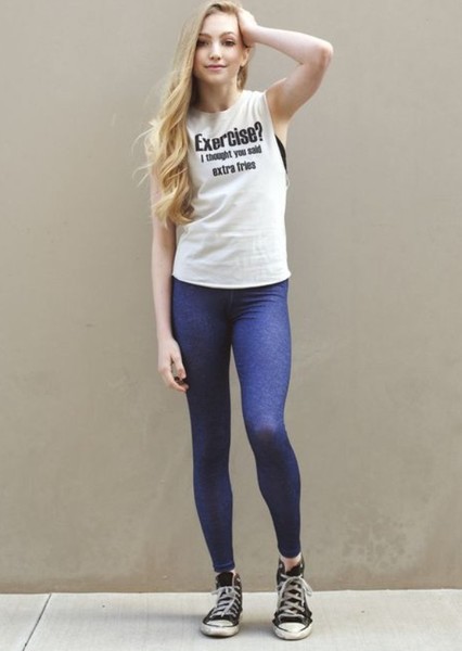 Lucy Vallely photo