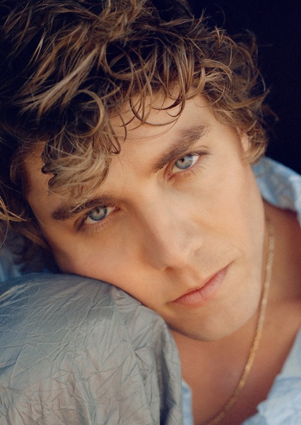 Lukas Gage photo