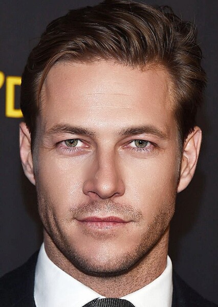 Luke Bracey photo
