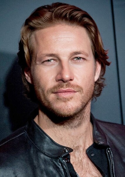 Luke Bracey photo
