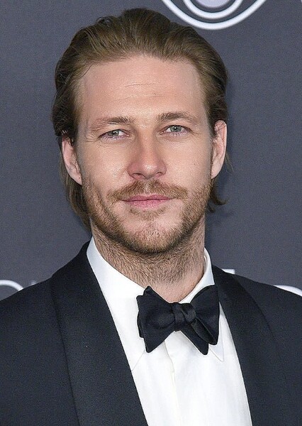 Luke Bracey photo