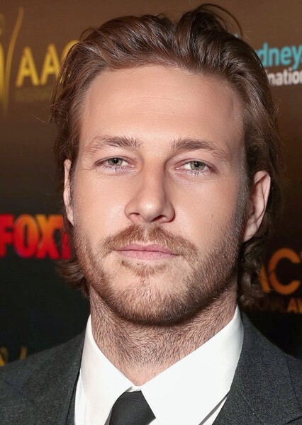 Luke Bracey photo