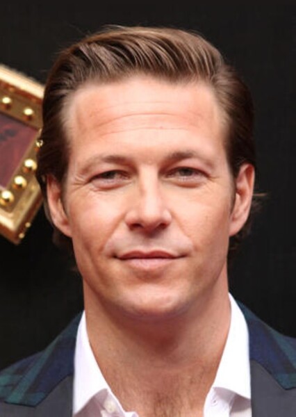 Luke Bracey photo