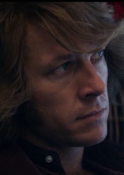 Luke Bracey photo
