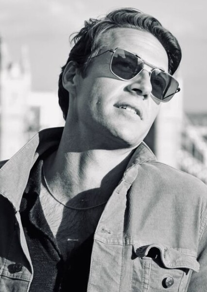 Luke Bracey photo