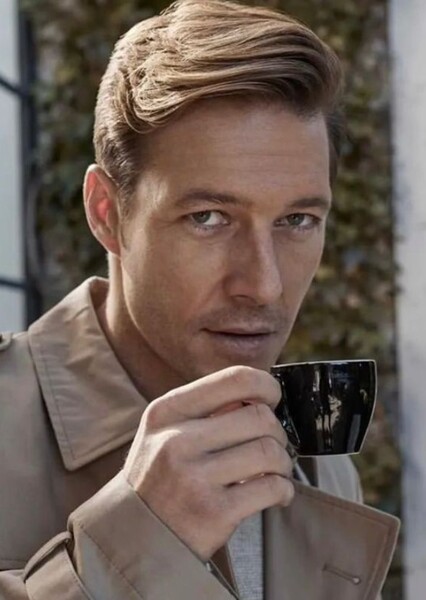 Luke Bracey photo
