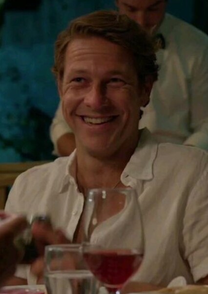 Luke Bracey photo