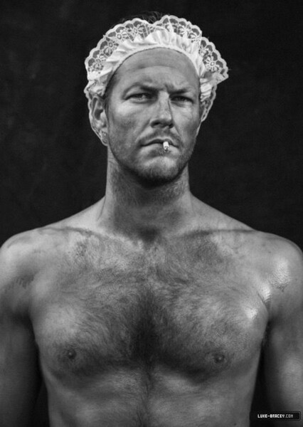 Luke Bracey photo