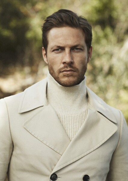 Luke Bracey photo