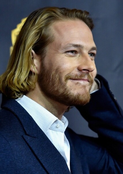Luke Bracey photo