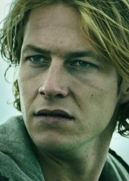 Luke Bracey photo
