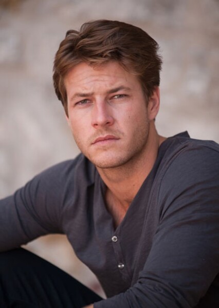 Luke Bracey photo