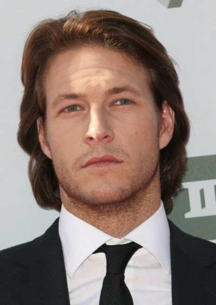 Luke Bracey photo