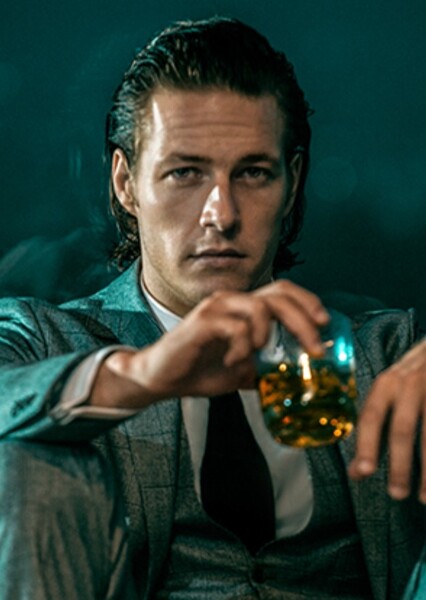 Luke Bracey photo