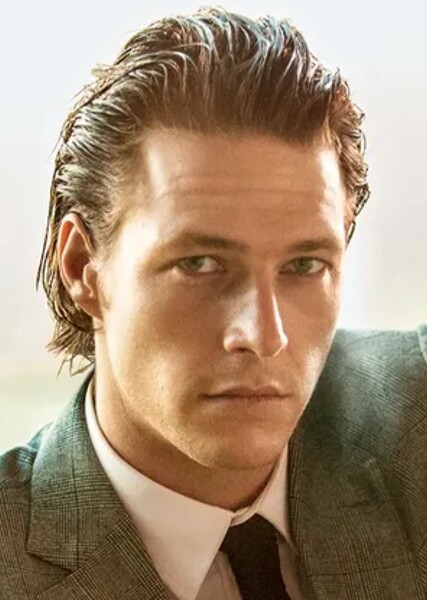Luke Bracey photo