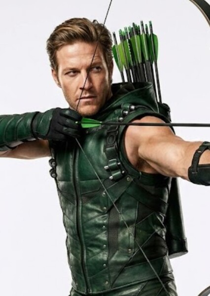 Luke Bracey photo