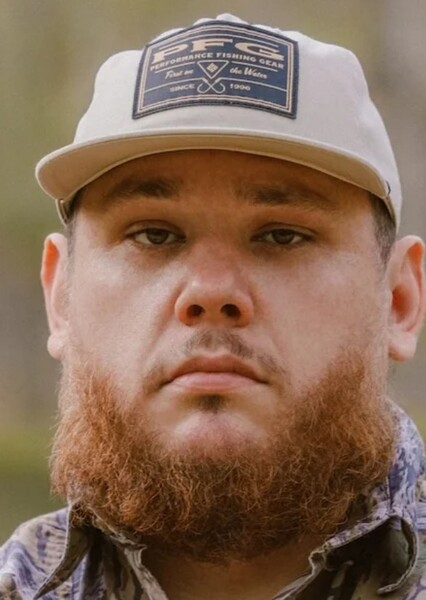 Luke Combs photo