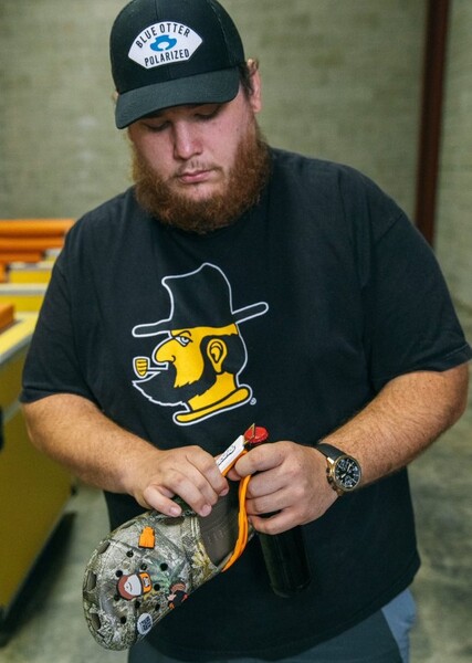 Luke Combs photo