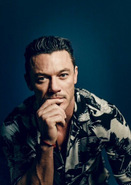 Luke Evans photo