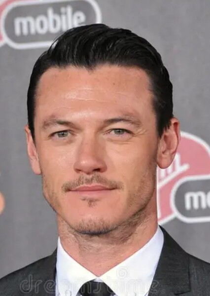 Luke Evans photo