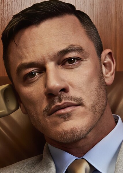 Luke Evans photo