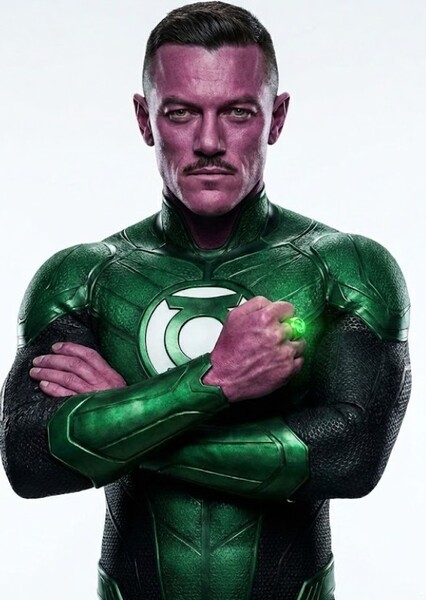 Luke Evans photo
