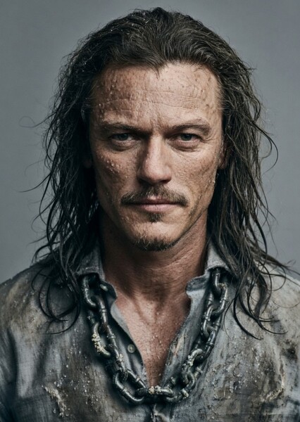 Luke Evans photo
