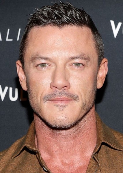 Luke Evans photo