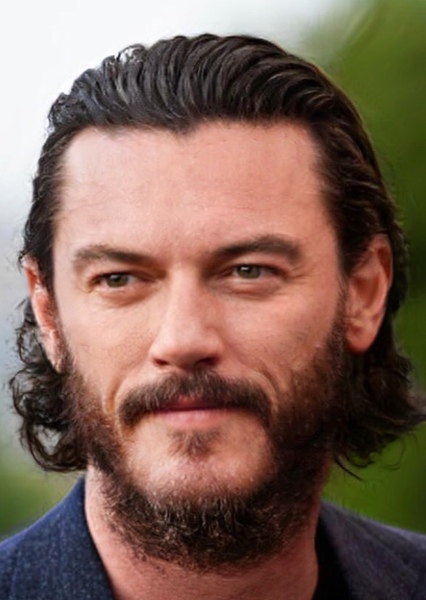 Luke Evans photo