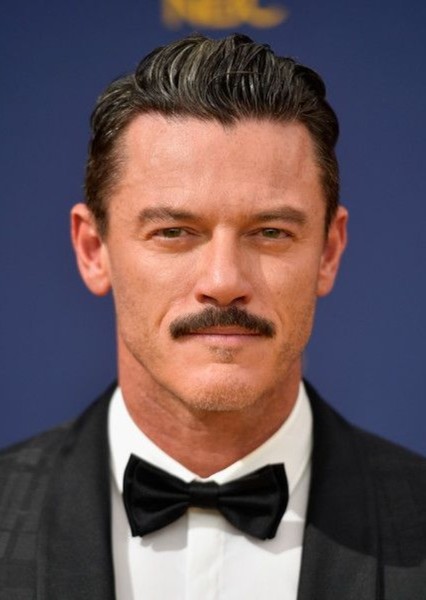 Luke Evans photo