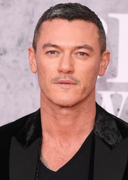 Luke Evans photo