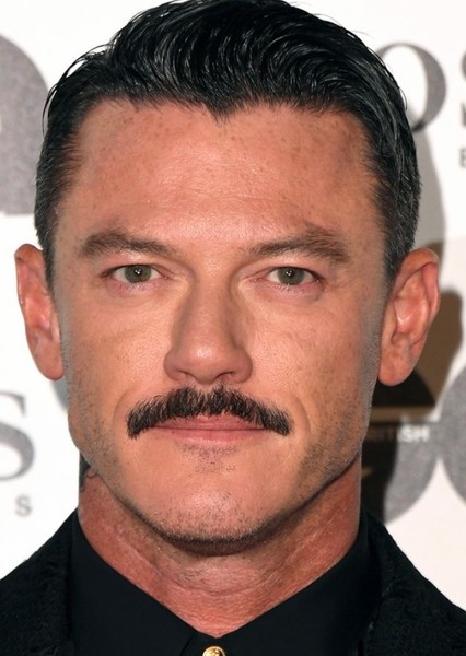 Luke Evans photo